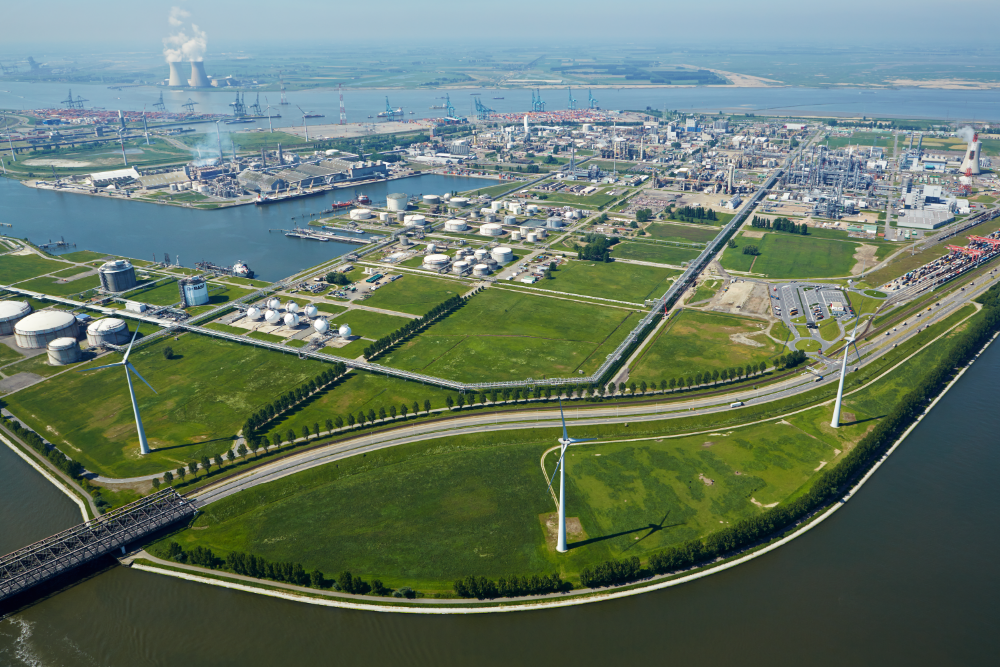 De site van BASF Antwerpen beslaat een oppervlakte van ca. 600 ha, waarop zich meer dan vijftig afzonderlijke plants bevinden