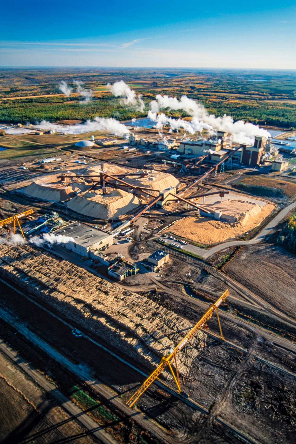 Papierpulpfabriek in Alberta, Canada