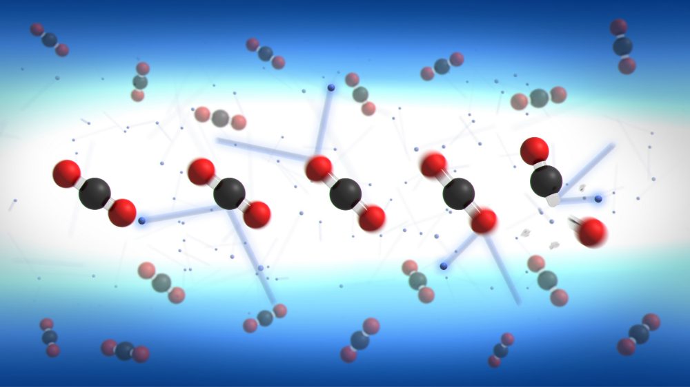 Foto van het sigaarvormige CO<sub>2</sub>-plasma. De pijlen in de toegevoegde artistieke impressie geven aan hoe plasma-elektronen botsen met CO<sub>2</sub>-moleculen en een zuurstofatoom vrijmaken