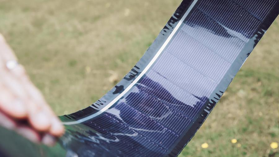 Des panneaux solaires fins et flexibles