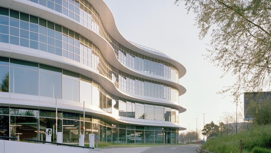 Een CO2-neutraal baken van glas en aluminium